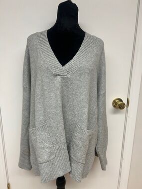 LOFT Gray V-Neck Pocket Sweater